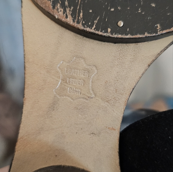 EUC Robert Clergerie 7.5NB black suede and beaded mesh low heeled sandals - Picture 2 of 8